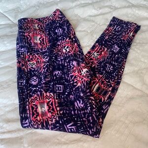 LuLaRoe tall/curvy aztec leggings